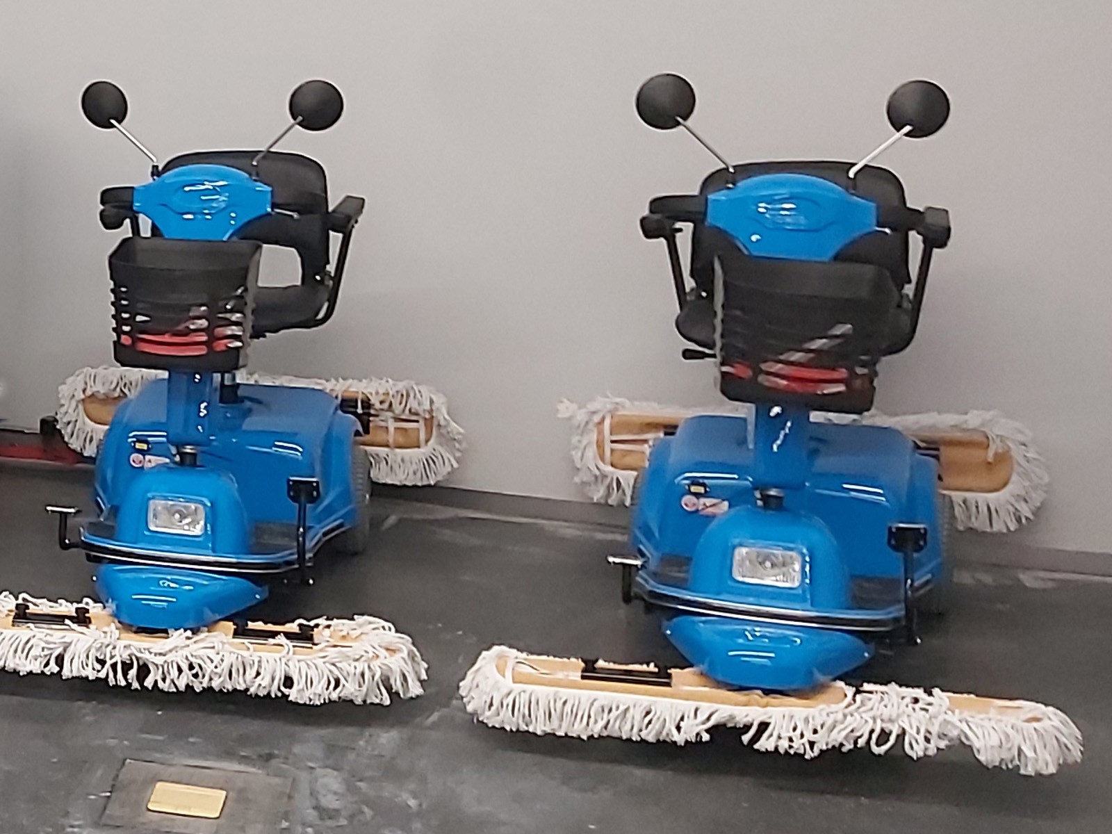 电动尘推车充电器故障以及维修